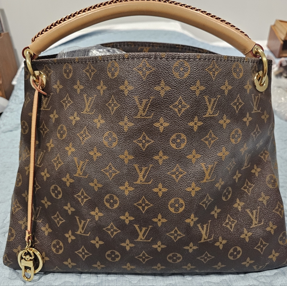 Louis Vuitton Artsy MM Monogram Hobo Bag, Read Description - Picture 2 of 16